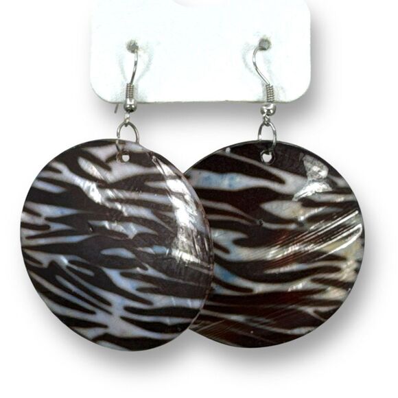 Chunky Round Sea Shell Dangle Earrings Zebra Textured Hook Clasp - Picture 1 of 6
